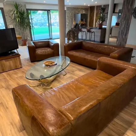 Villa Victoria 67 *